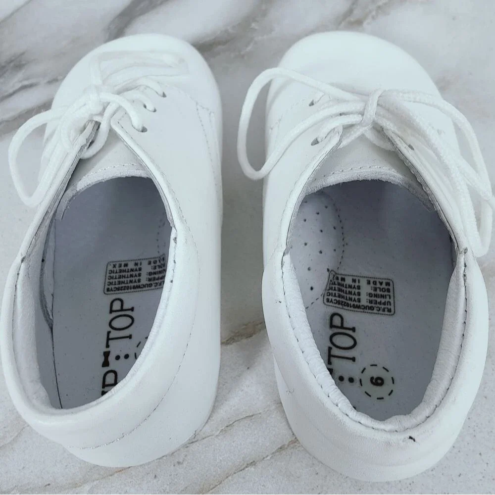 Tip Top White Infant Baby Walker Shoes, Sz 6